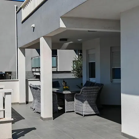 Kathy - Kuca Za Odmor Villa Seget Vranjica