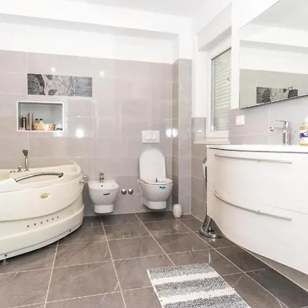 Kathy - Kuca Za Odmor Villa Seget Vranjica